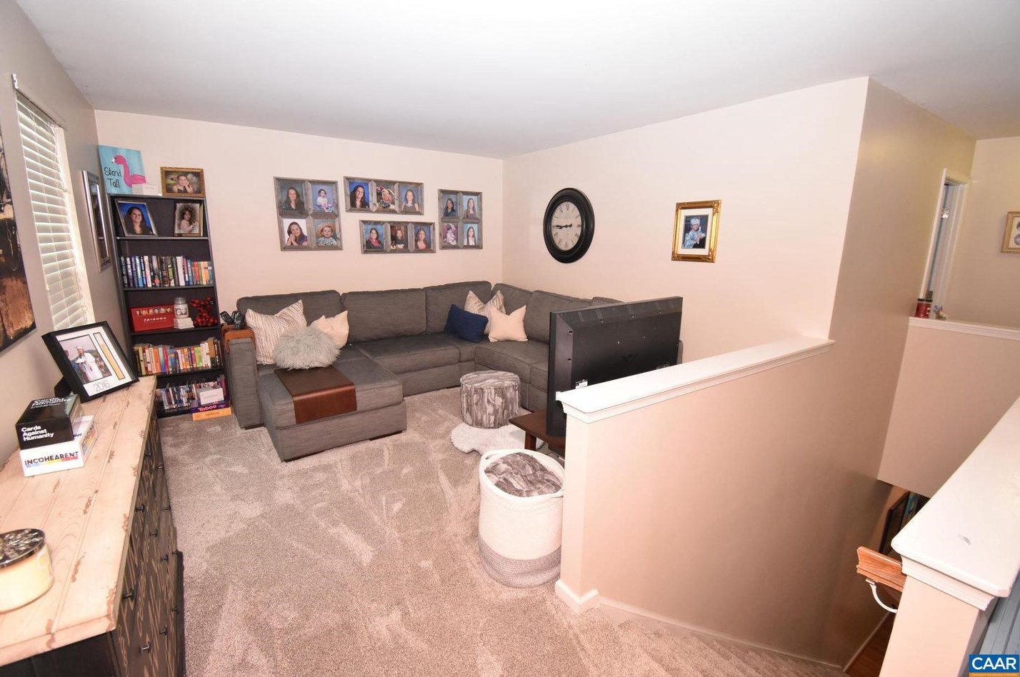 279 Larchmont Cir, Ruckersville VA  22968-3235 exterior