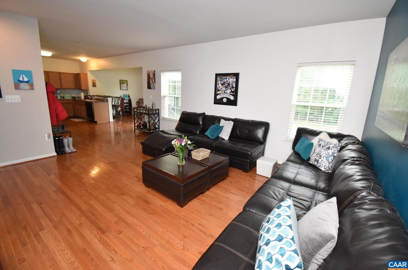 279 Larchmont Cir, Ruckersville VA  22968-3235 exterior