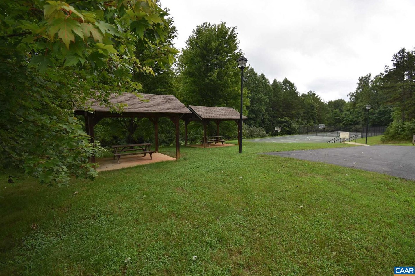 279 Larchmont Cir, Ruckersville VA  22968-3235 exterior