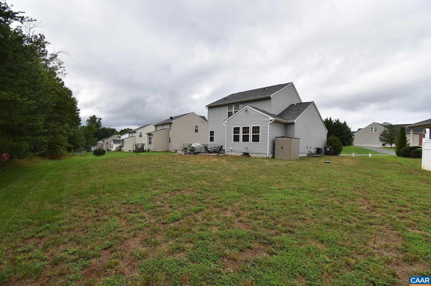 279 Larchmont Cir, Ruckersville VA  22968-3235 exterior