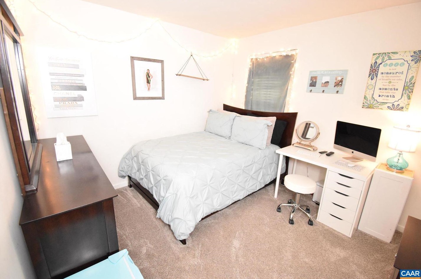 279 Larchmont Cir, Ruckersville VA  22968-3235 exterior