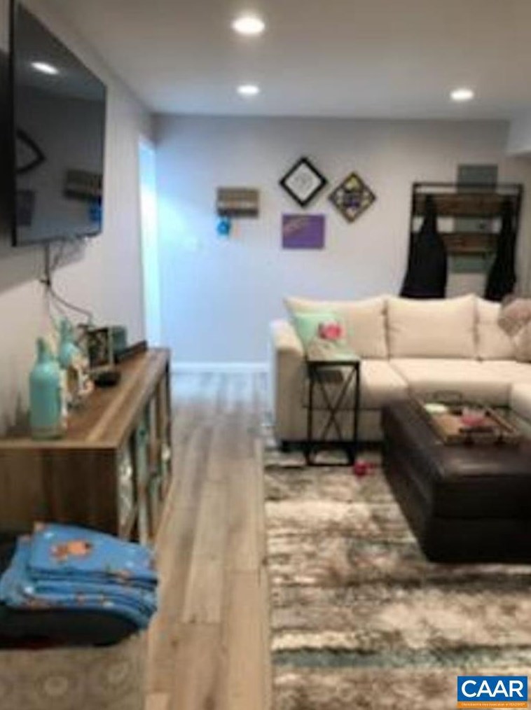 279 Larchmont Cir, Ruckersville VA  22968-3235 exterior