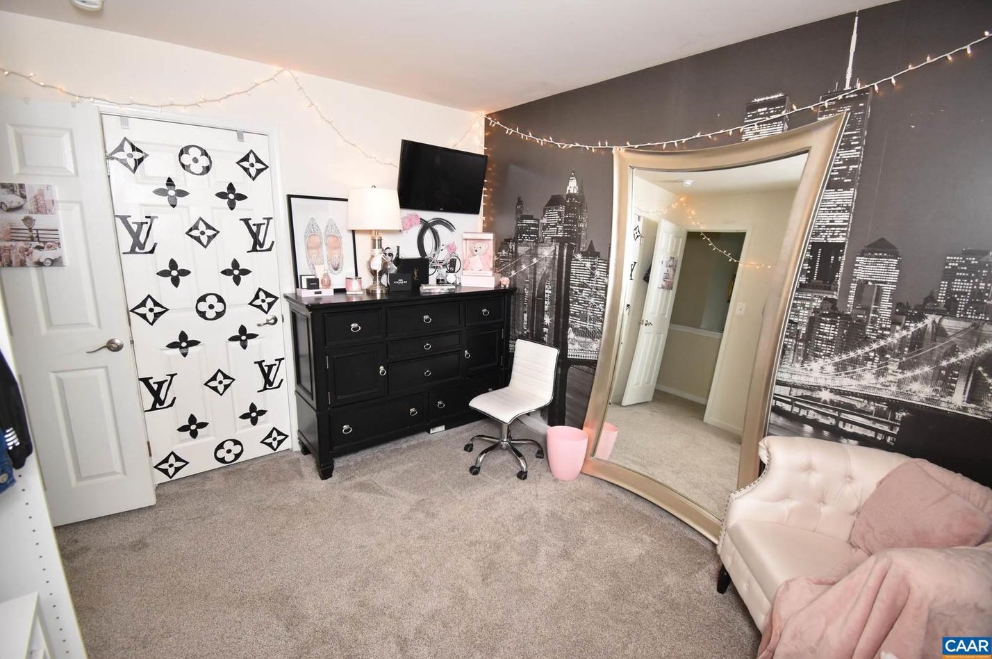 279 Larchmont Cir, Ruckersville VA  22968-3235 exterior