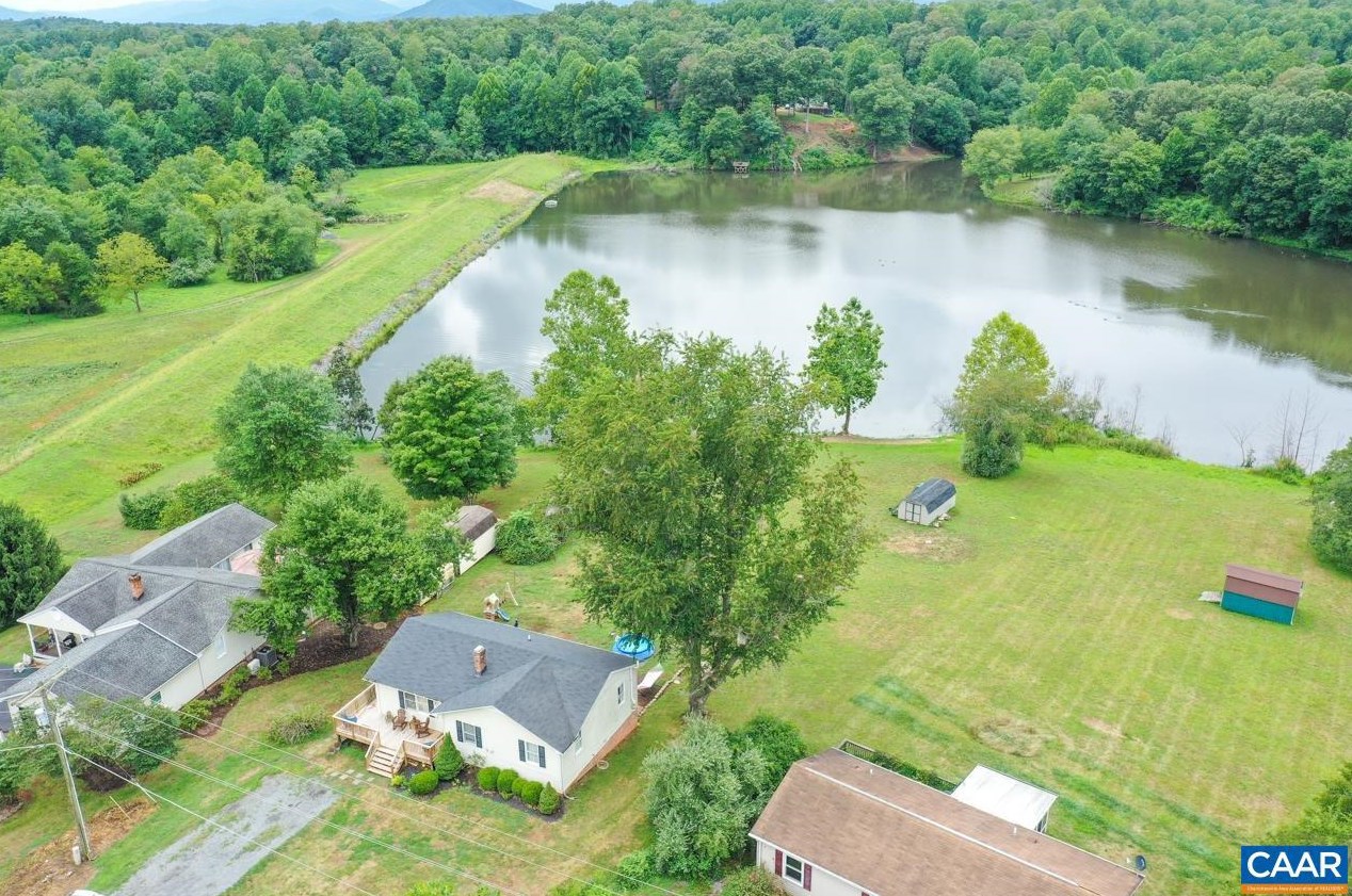 39 Daffodil Rd, Ruckersville, VA 22968-2441