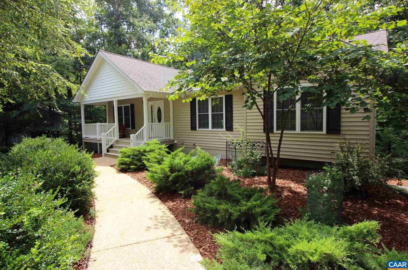 15 Rassawek Ct, Bybee, VA 22963