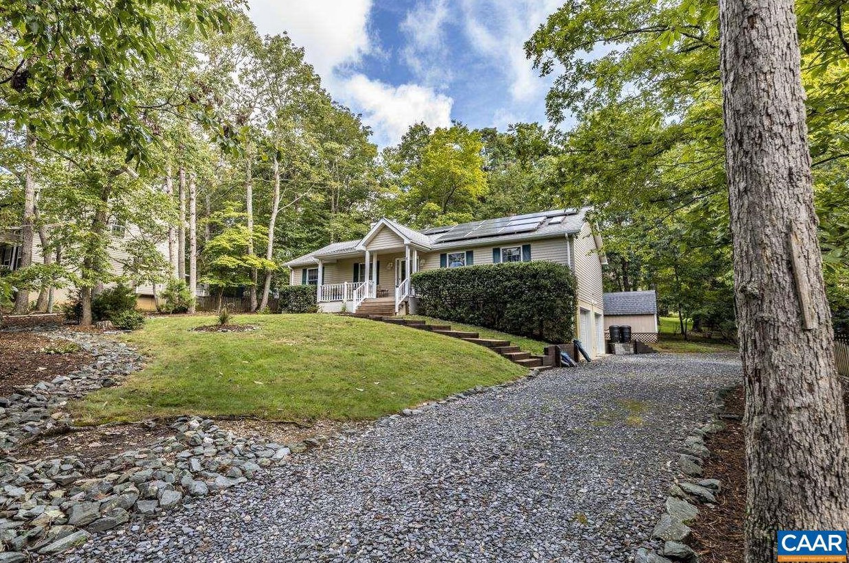 6 Zephyr Rd, Bybee, VA 22963