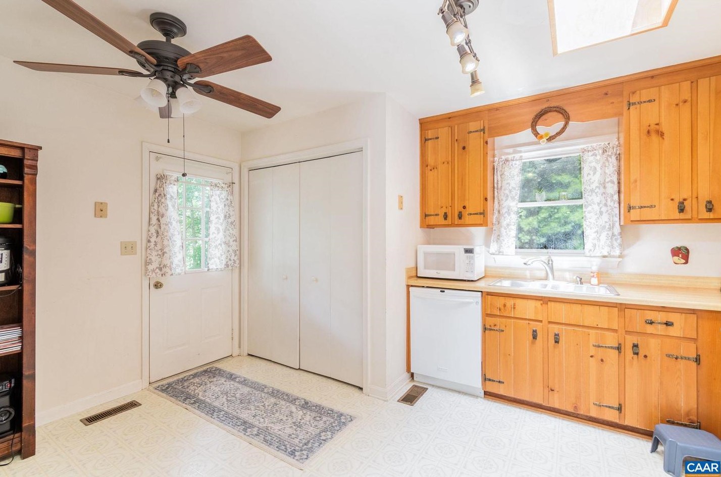 432 Stephens Loop, Ruckersville VA  22968-2830 exterior