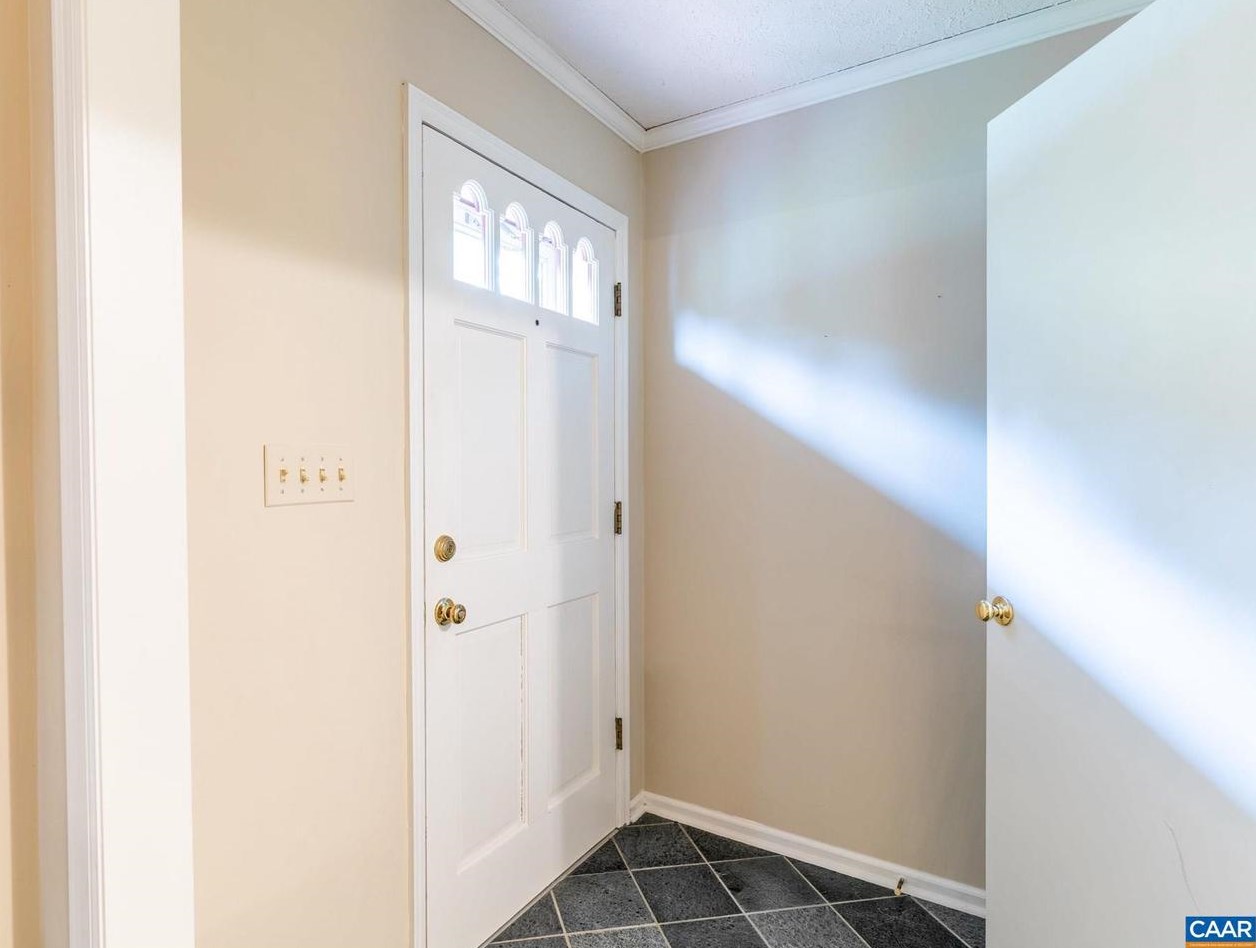 157 Briarherst Dr, Falconerville, VA 24521-3250