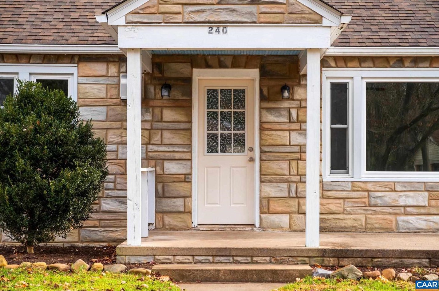240 Trenton Ave, Shenandoah, VA 22849-4201