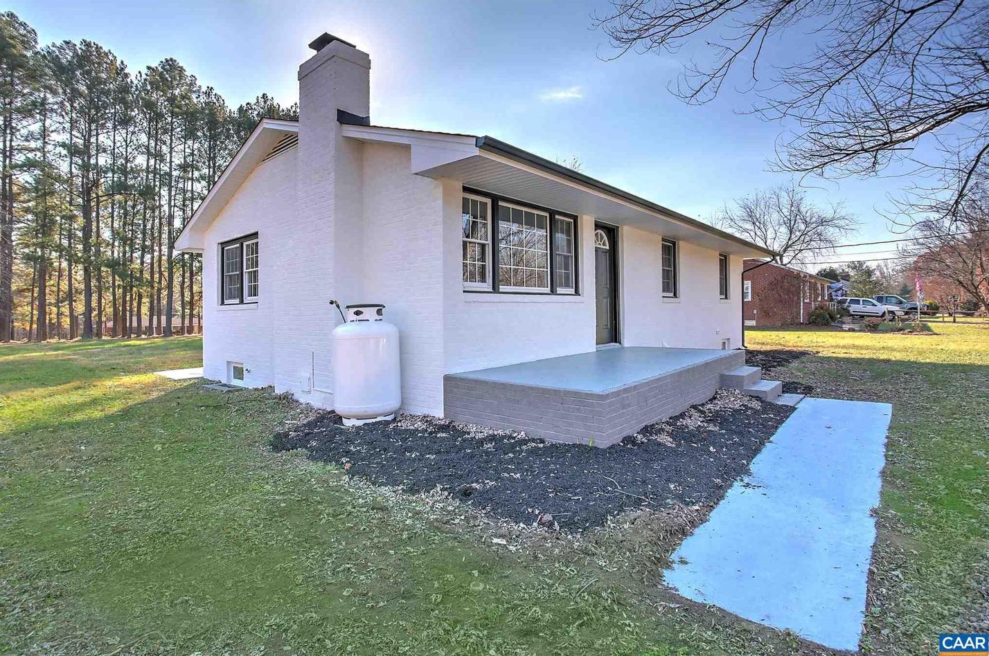 293 Wagner Farm Rd, Louisa, VA 23093-4420