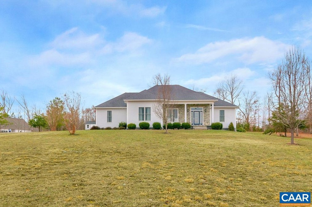 115 Anderson Mill Dr, Bumpass, VA 23024