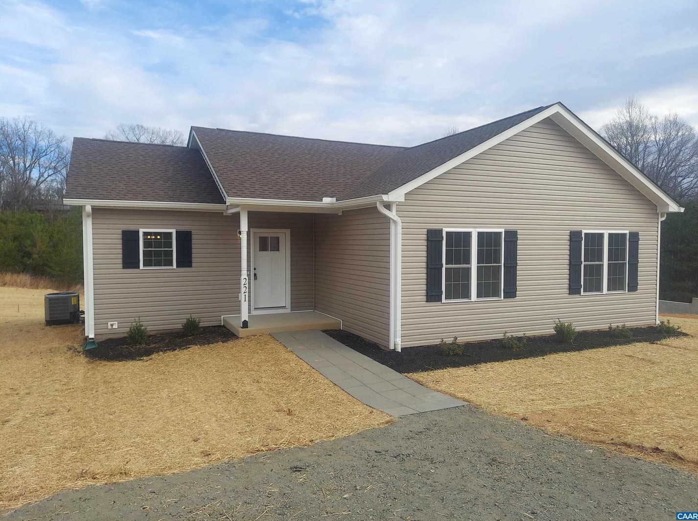 245 Barrington Dr, Stanardsville, VA 22973