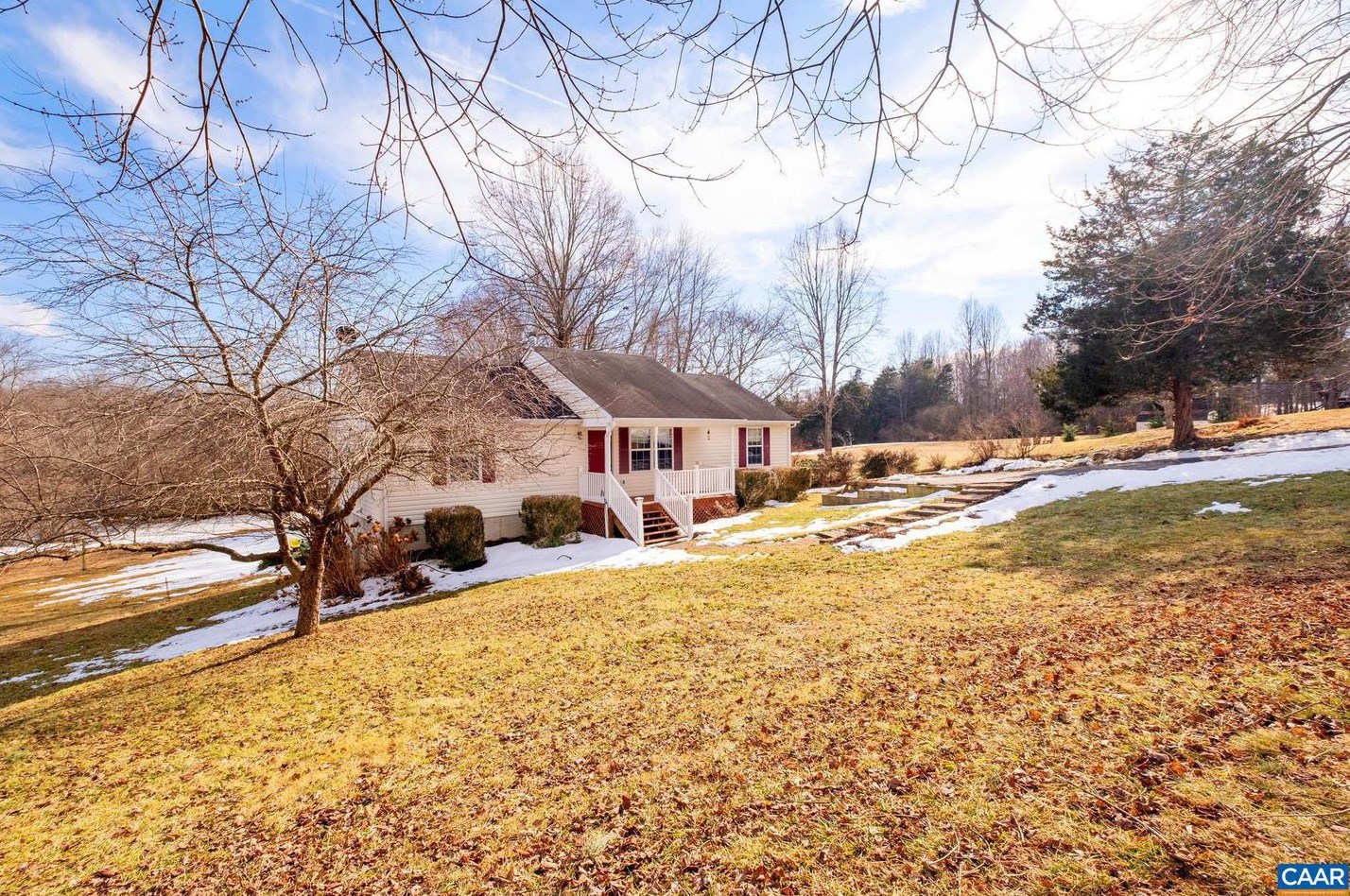 768 Daffodil Rd, Ruckersville, VA 22968-2400