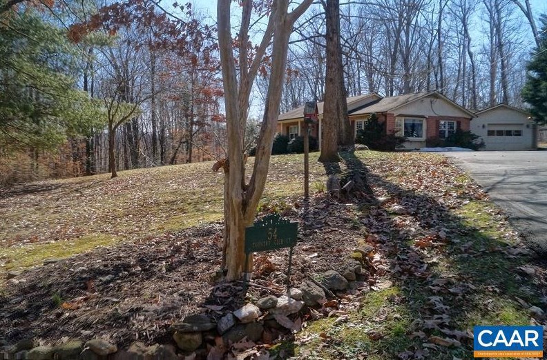 54 Country Club Ct, Stanardsville, VA 22973