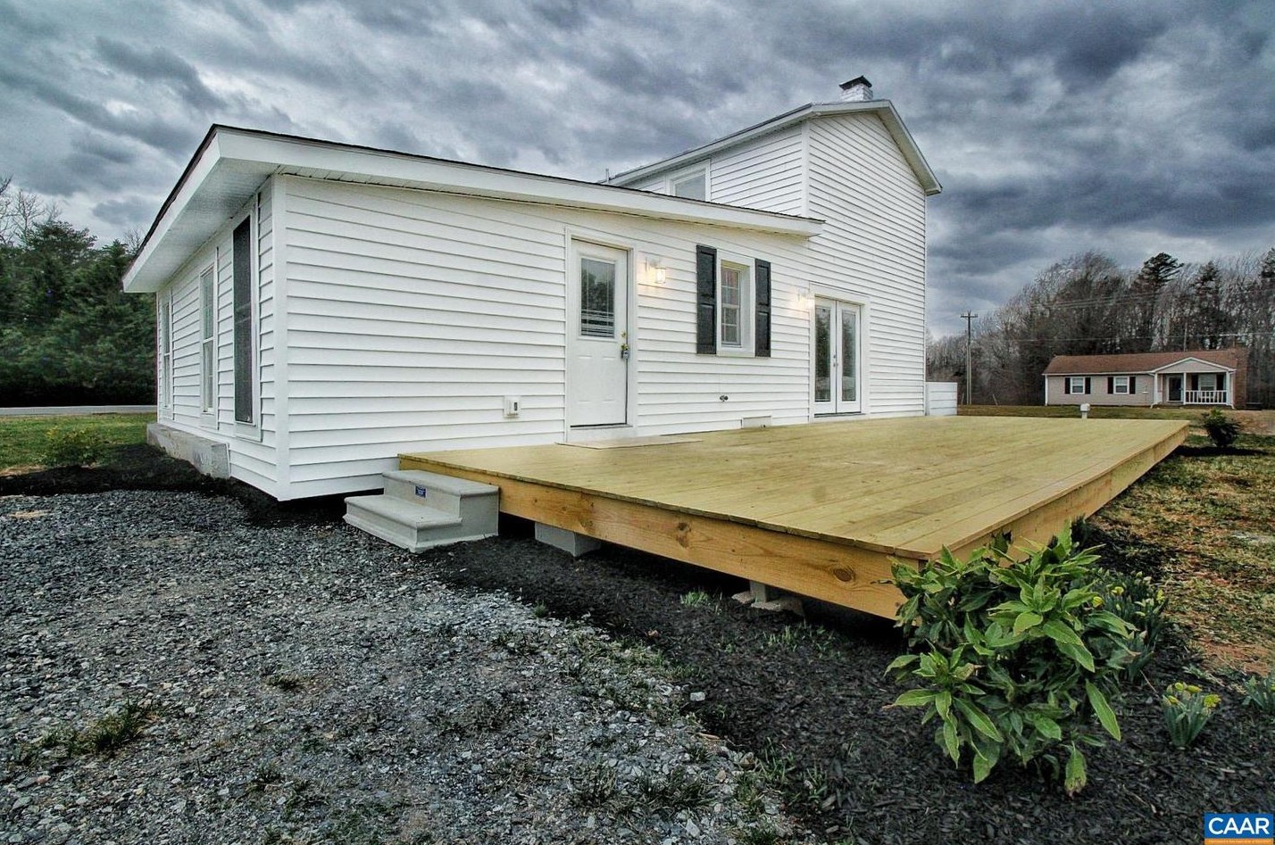 2562 Zachary Taylor Hwy, Mineral VA  23117-5213 exterior