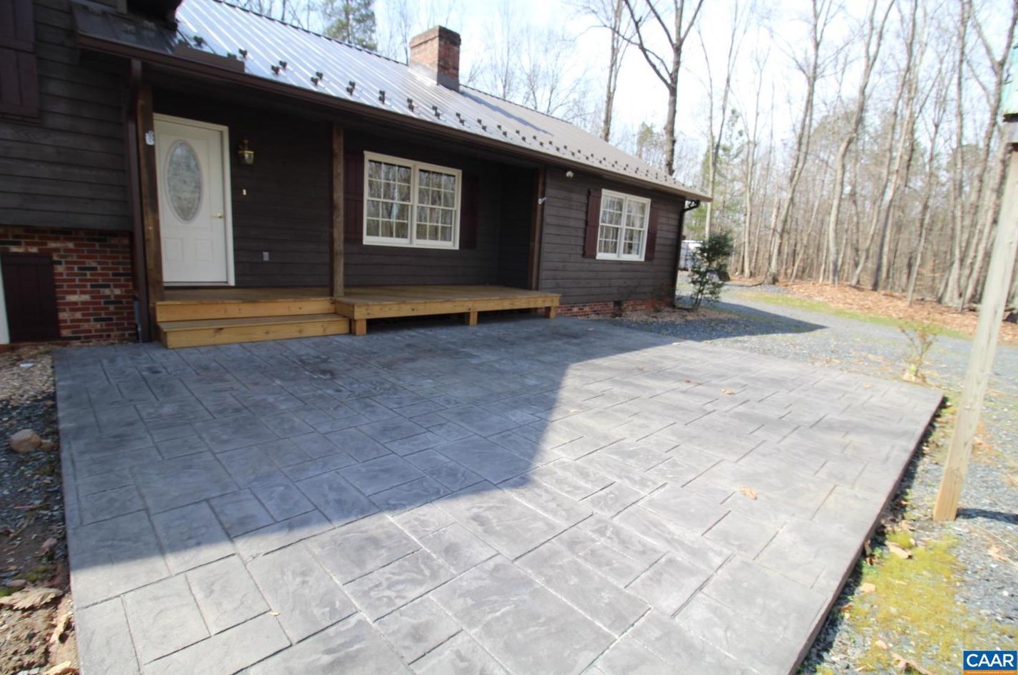 5053 Bell Rd, Dillwyn, VA 23936-3138