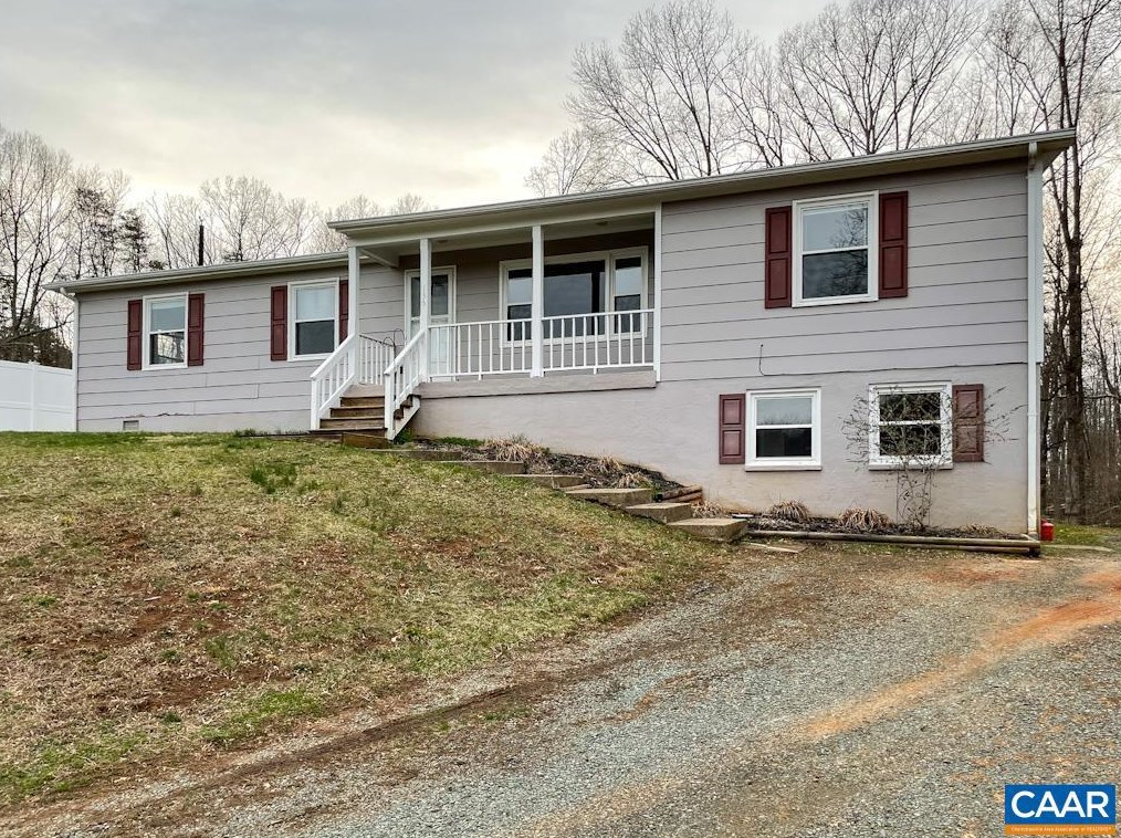 135 Thomas Ct, Ruckersville, VA 22968-2834