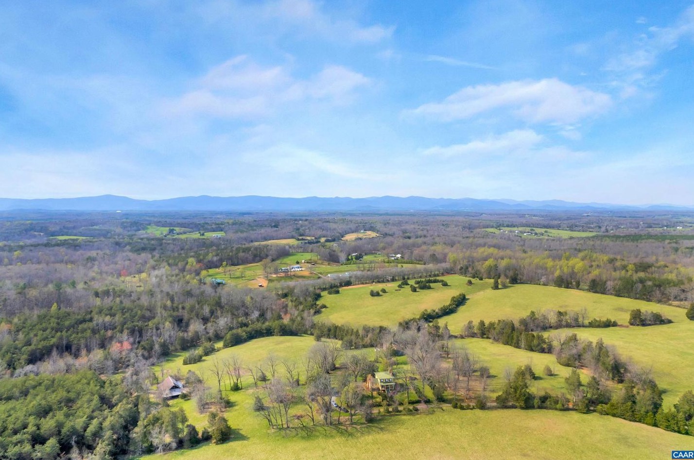 6088 Blue Run Rd, Old Somerset, VA 22972