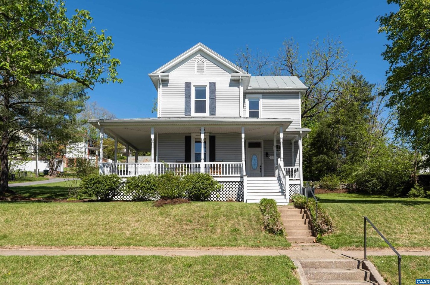373 Chestnut Ave, Waynesboro, VA 22980-4701