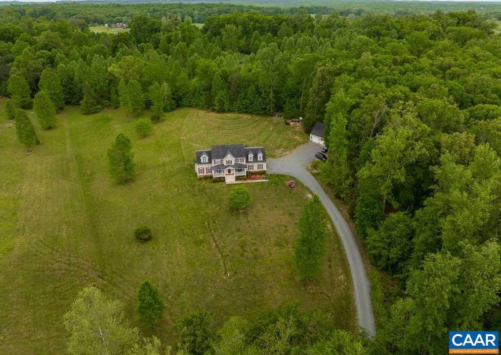 76 Hillsborough Ln, Kents Store, VA 23084-2356