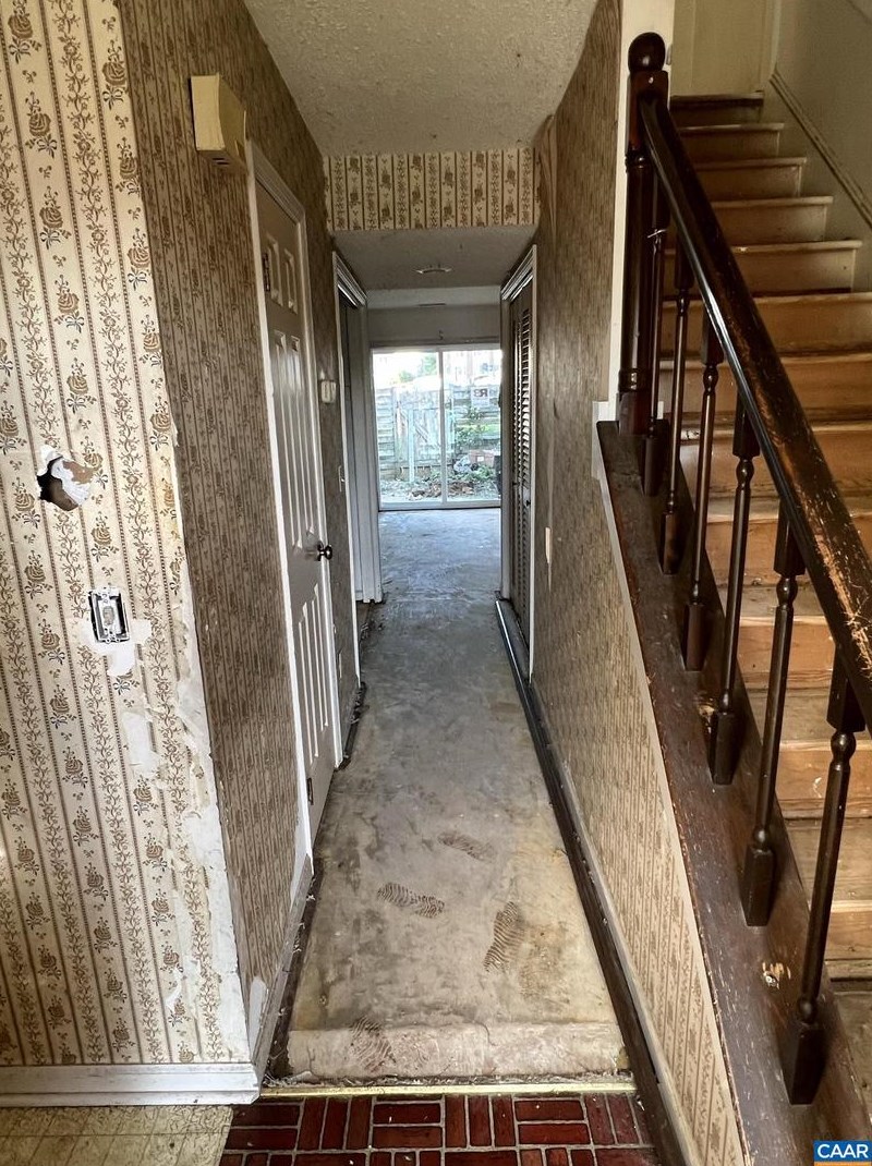 1320 Country Club Ct, Harrisonburg, VA 22802