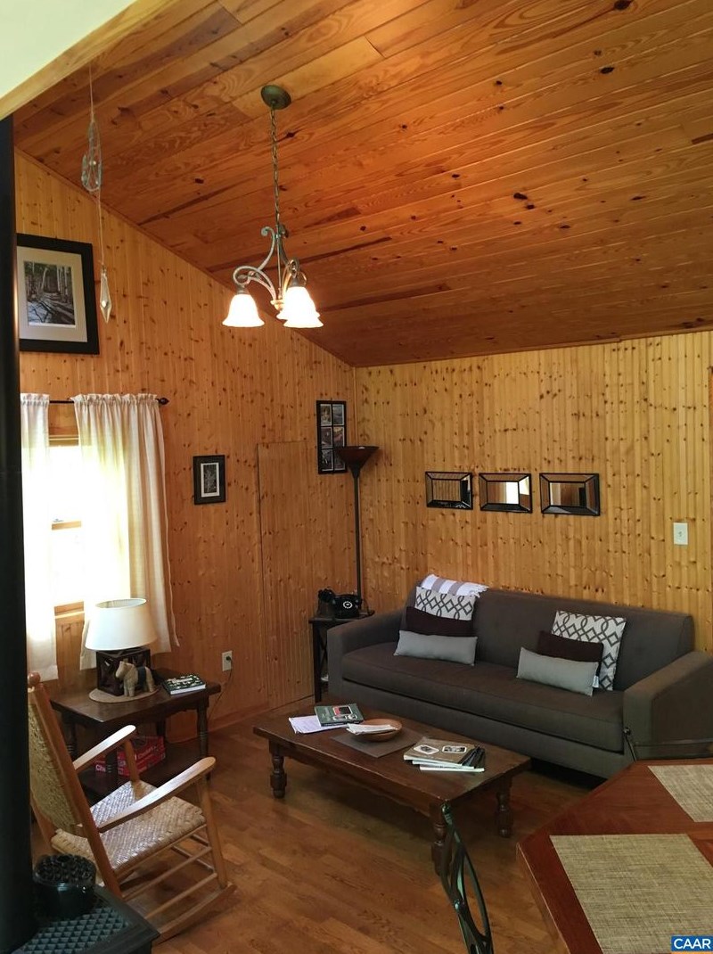 568 Cliff Heights Rd, Stanley, VA 22851-5257