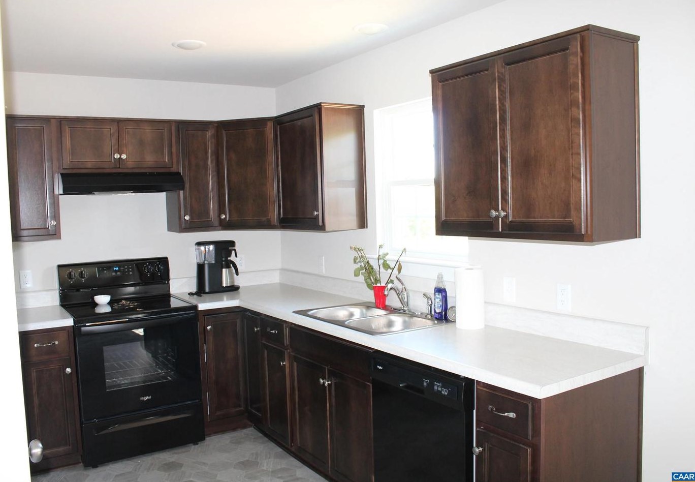 217 Cohasset Cir, Bybee, VA 22963