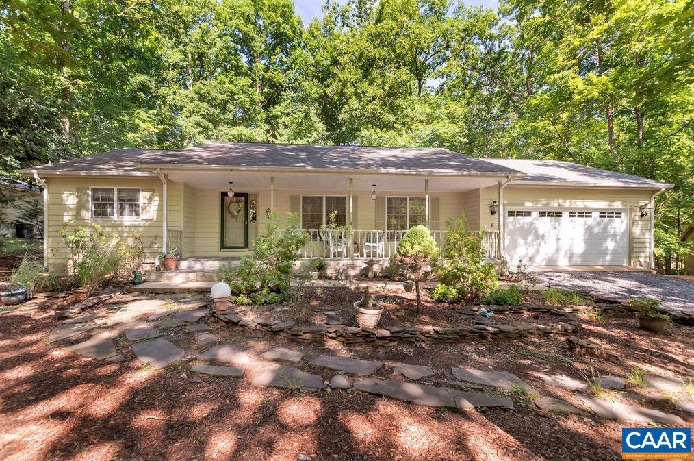 6 Edgewood Ct, Bybee, VA 22963