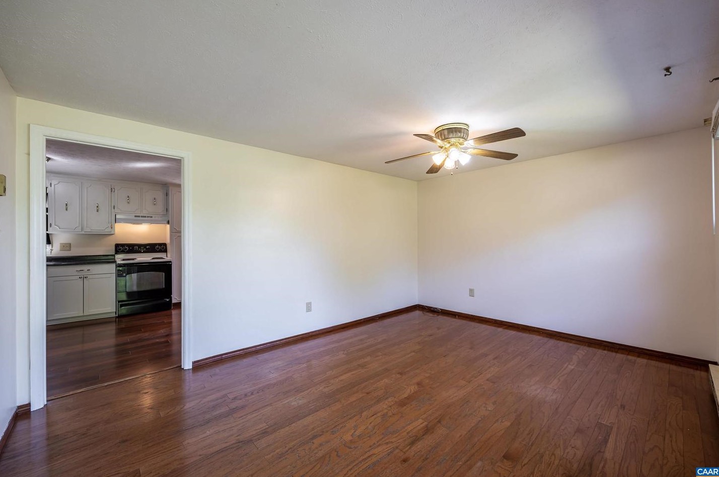 22 Rucker Dr, Ruckersville, VA 22968-9527