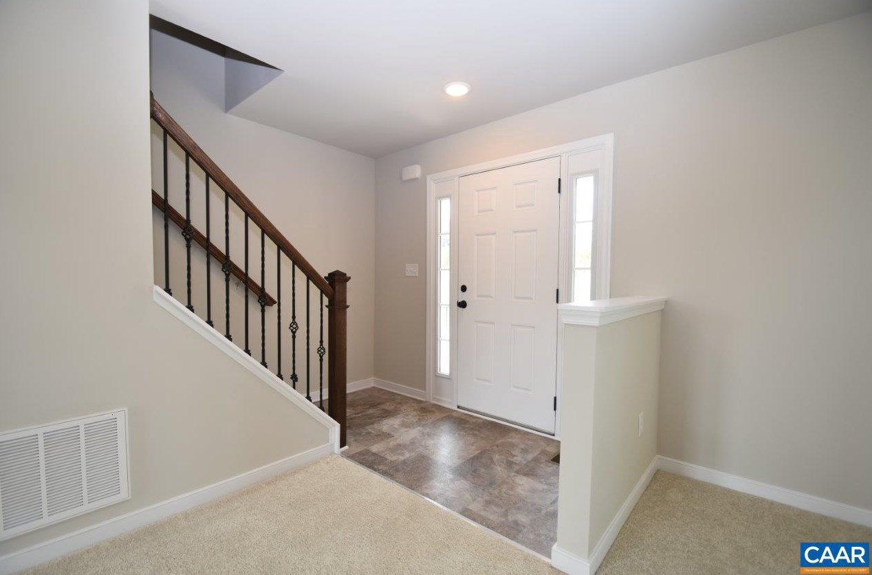 468 Lakeside Dr, Louisa, VA 23093-3141