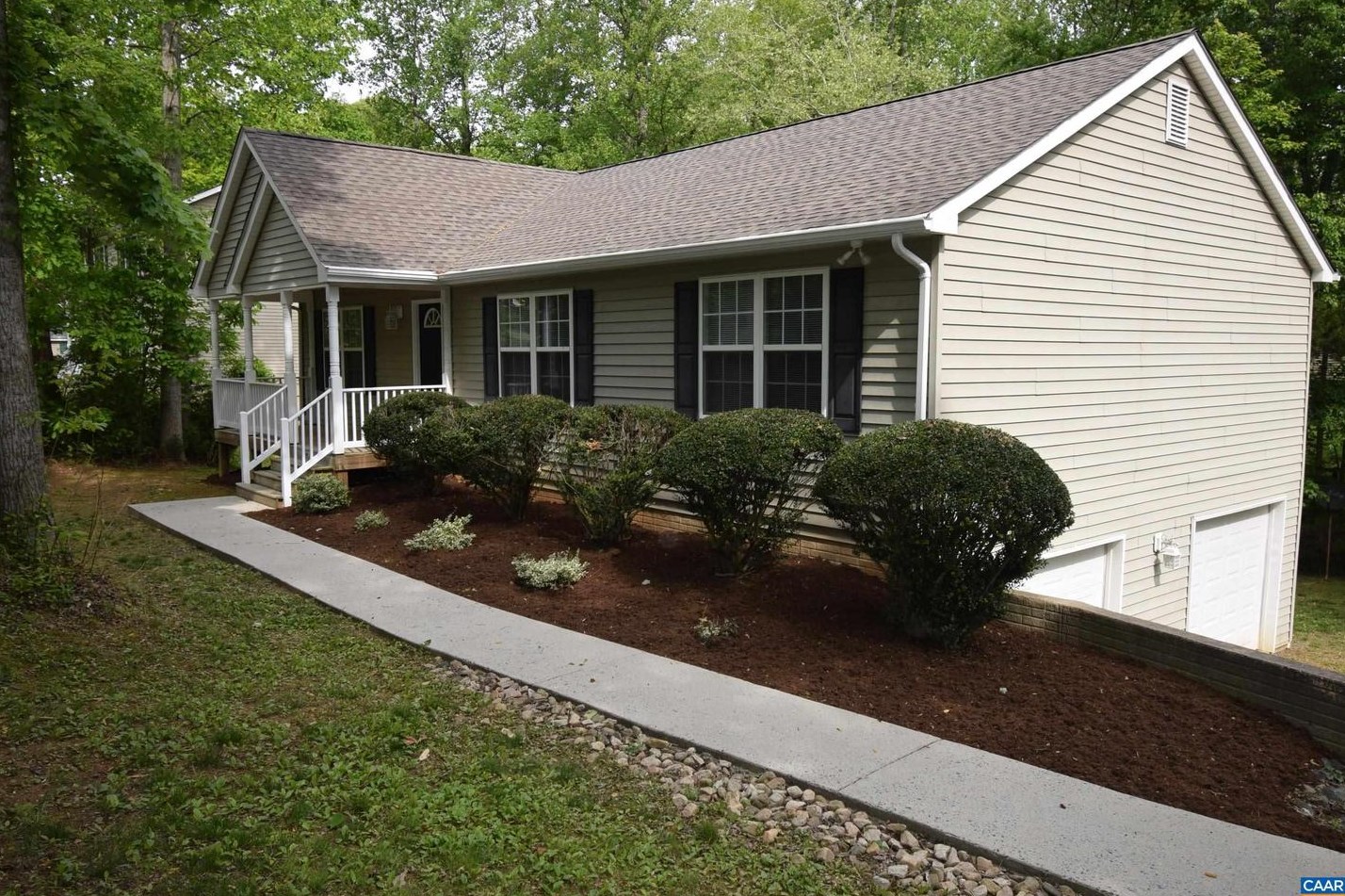 1 Chickasaw Pl, Bybee, VA 22963