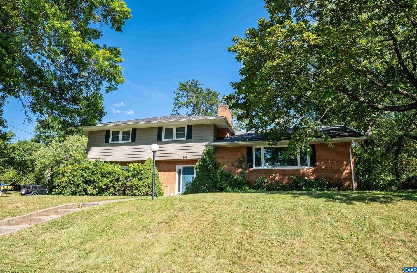 600 Lovers Ln, Waynesboro, VA 22980-3526