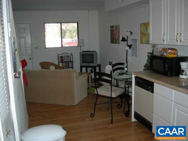 2100 Jefferson Park Ave Apt 8, Charlottesville, VA 22903