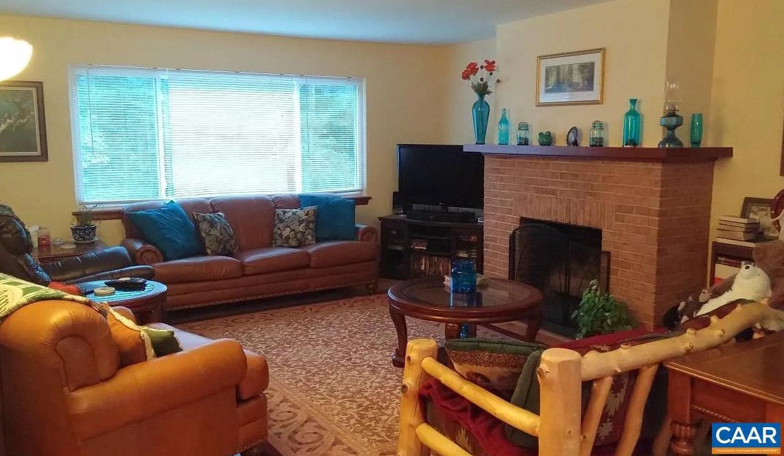 107 Linda Ct #a, Charlottesville, VA 22901