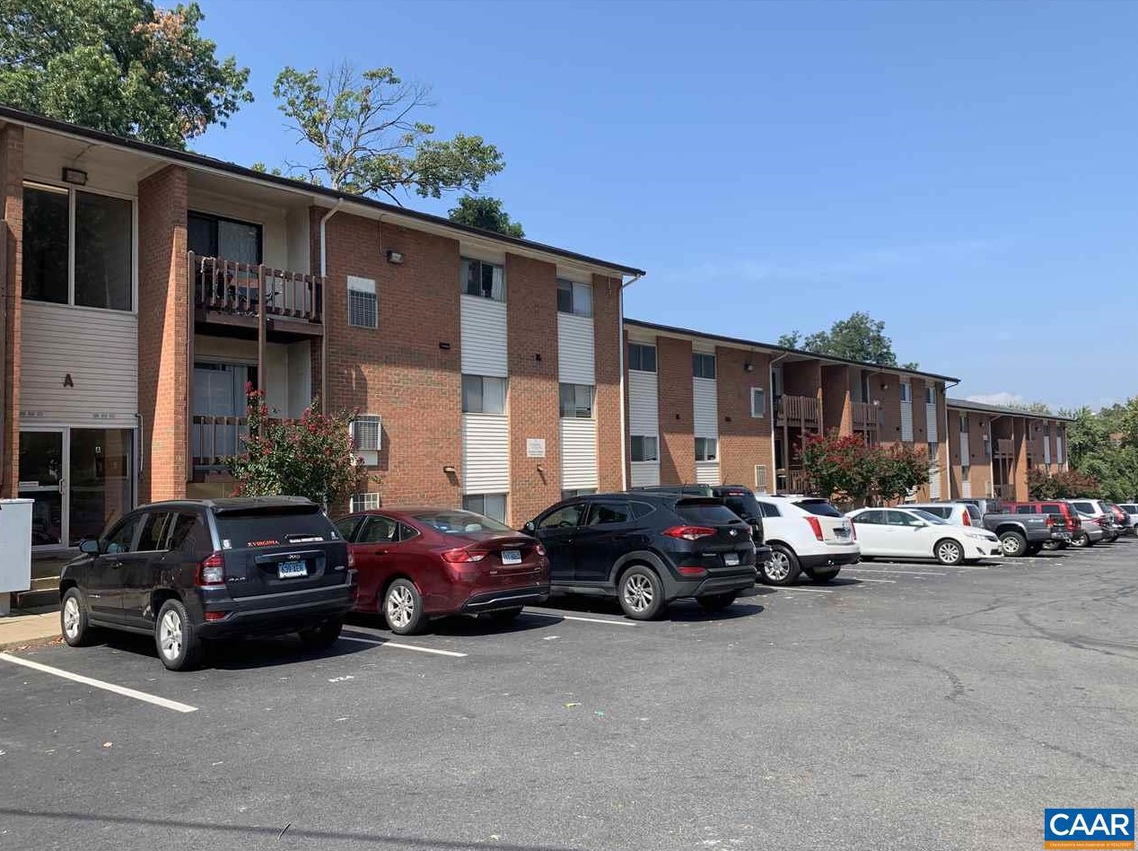 1215 Wertland St #b32, Charlottesville, VA 22903