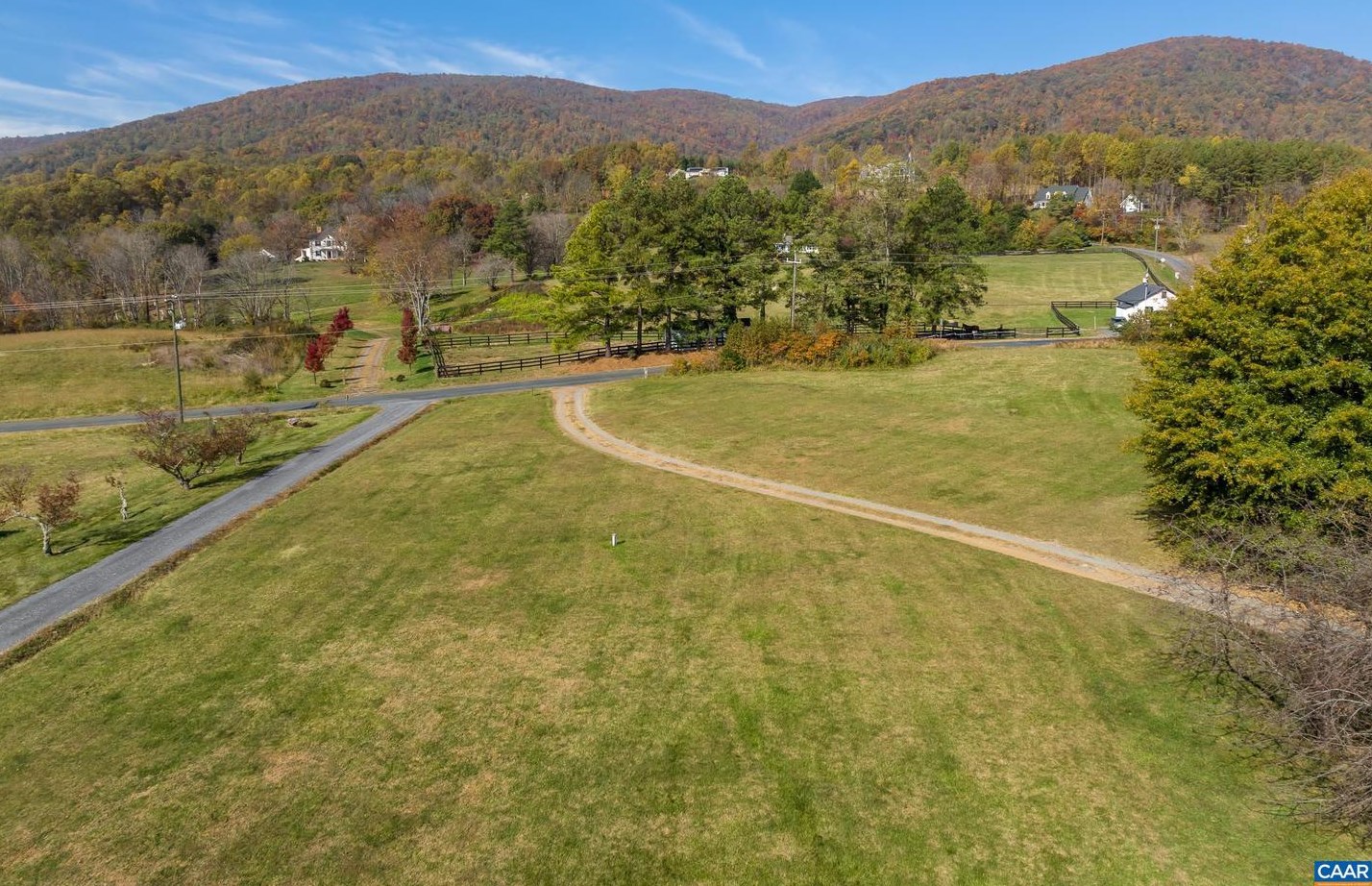 749 Greenwood Rd, Greenwood, VA 22943-1608