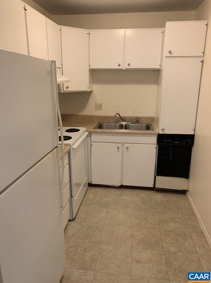1215 Wertland St #a23, Charlottesville, VA 22903