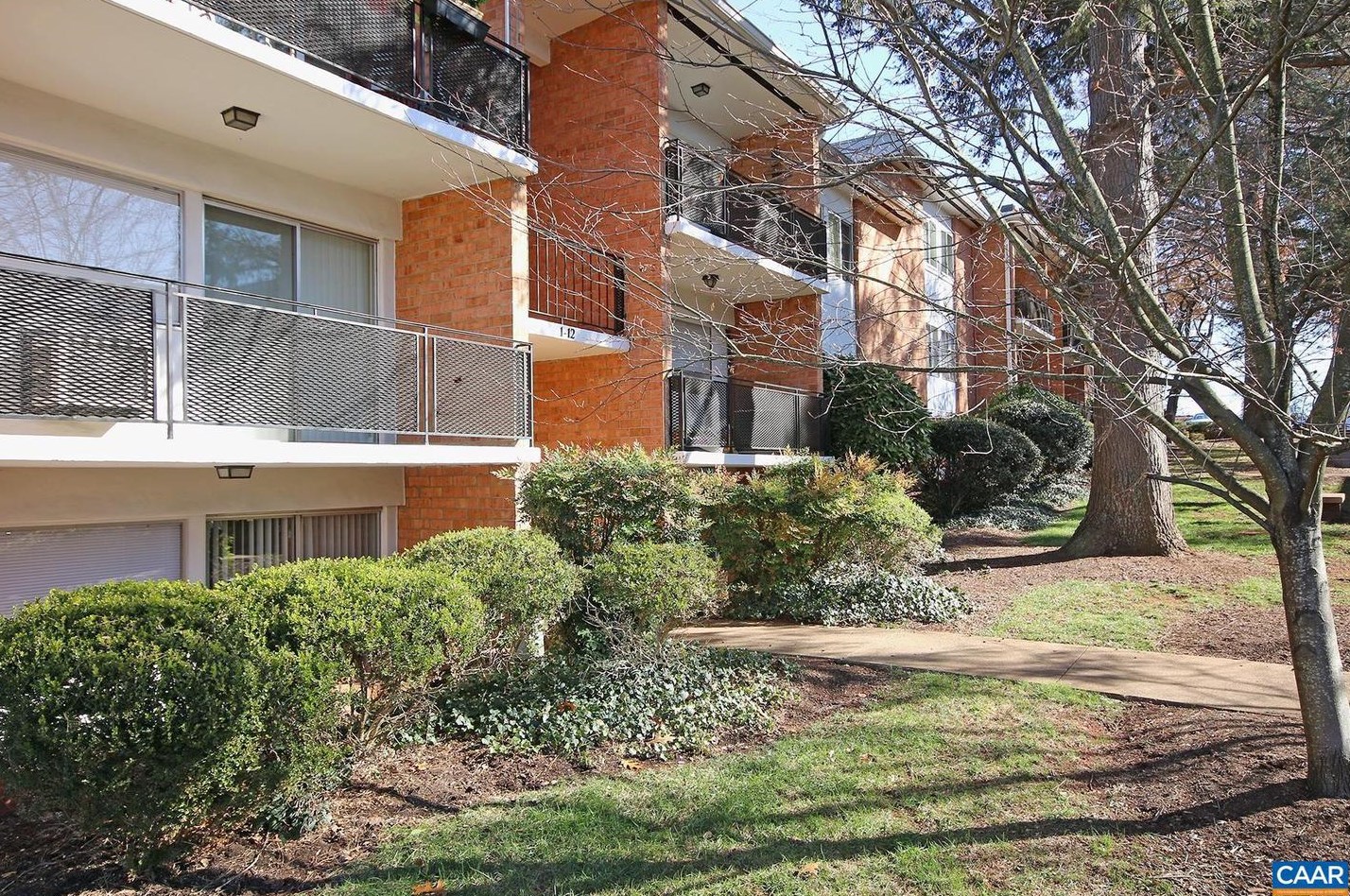1800 Jefferson Park Ave Apt 2, Charlottesville, VA 22903