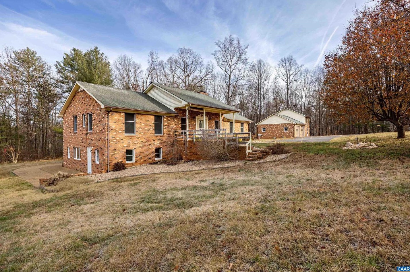 967 Fredericksburg Rd, Ruckersville VA  22968-2132 exterior