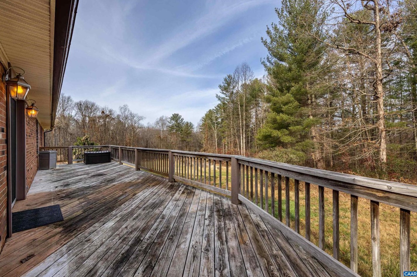 967 Fredericksburg Rd, Ruckersville VA  22968-2132 exterior