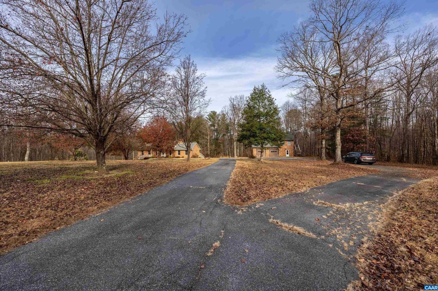 967 Fredericksburg Rd, Ruckersville VA  22968-2108 exterior