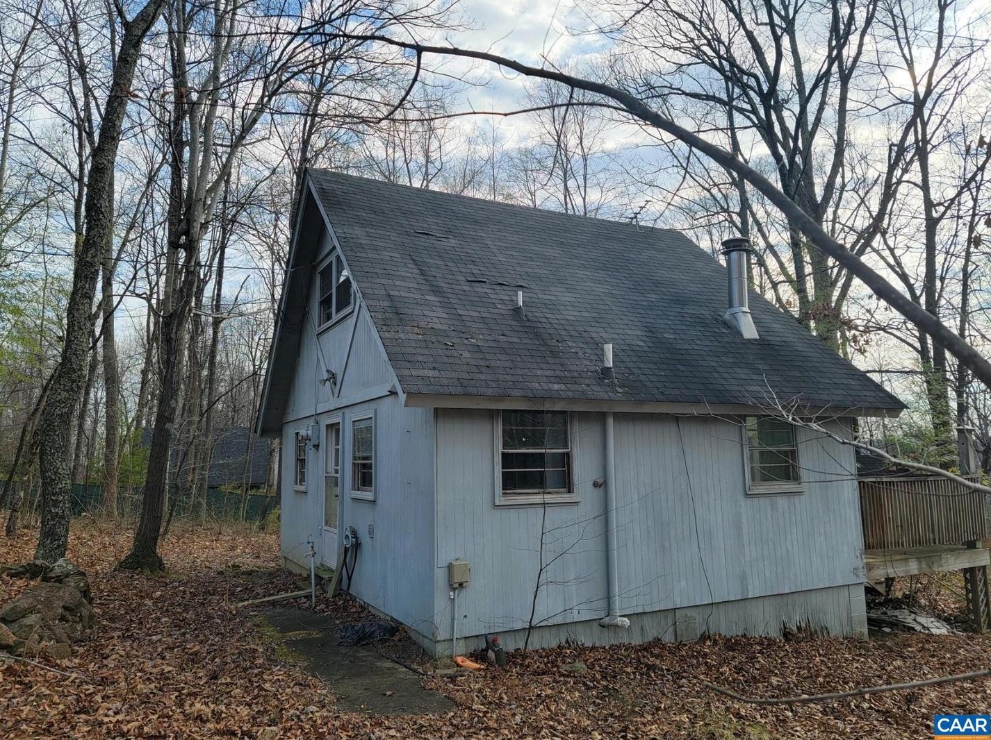415 Pine Hill Dr, Stanardsville, VA 22973-2073