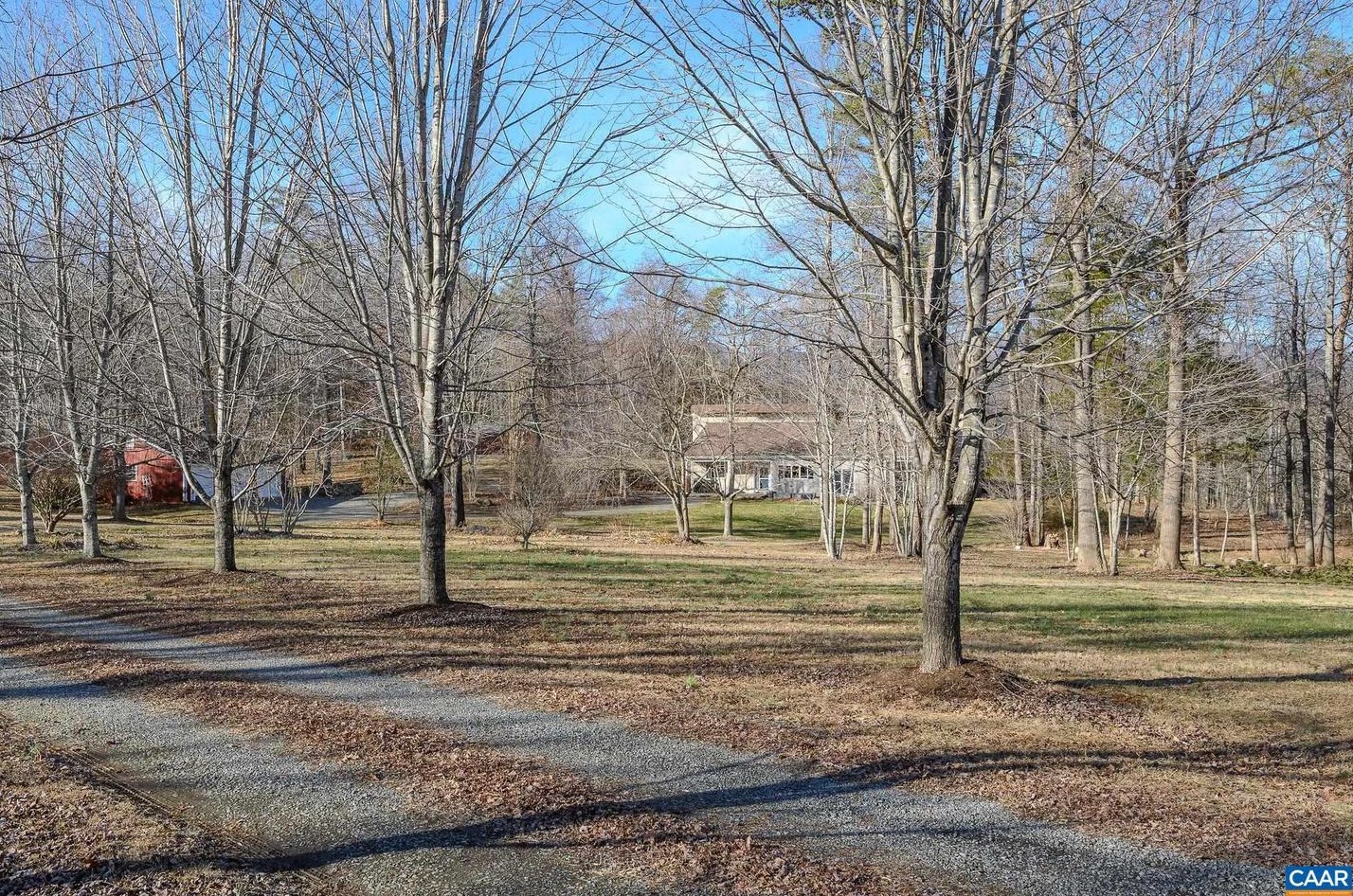 9663 Dyke Rd, Stanardsville VA  22973-3412 exterior