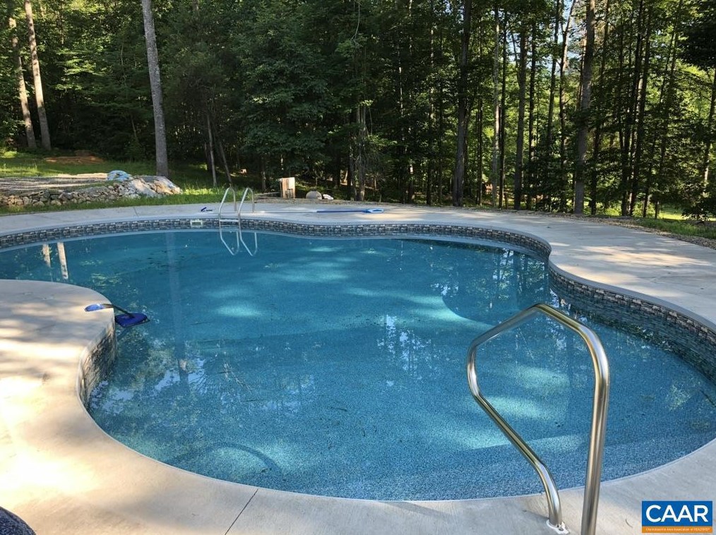 9663 Dyke Rd, Stanardsville VA  22973-3412 exterior