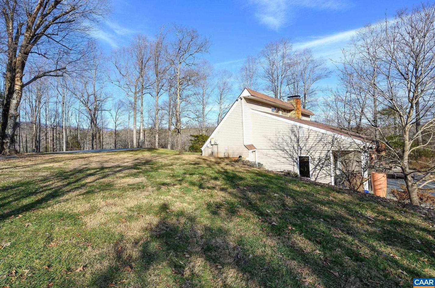 9663 Dyke Rd, Stanardsville VA  22973-3412 exterior