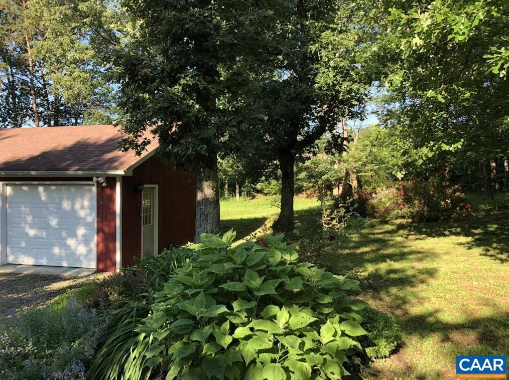 9663 Dyke Rd, Stanardsville VA  22973-3412 exterior