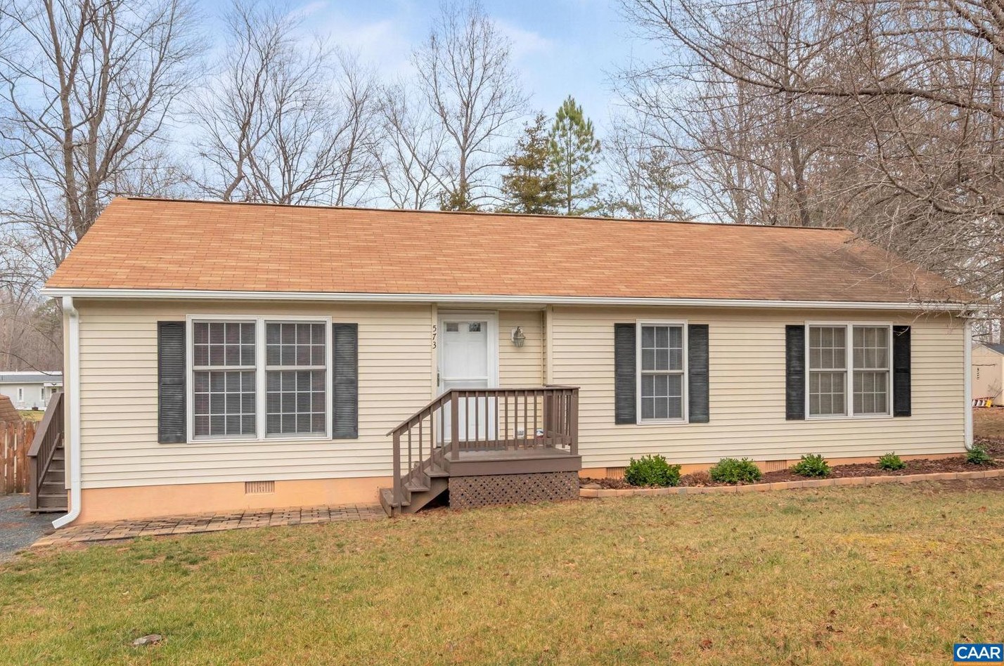 573 Jefferson Dr, Bybee, VA 22963