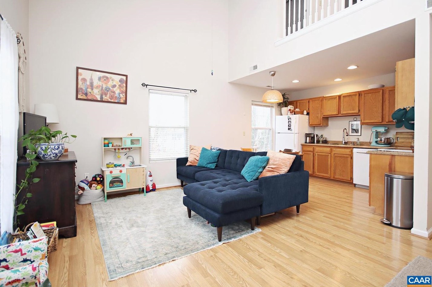 118 Greenwich Ct, Charlottesville, VA 22902