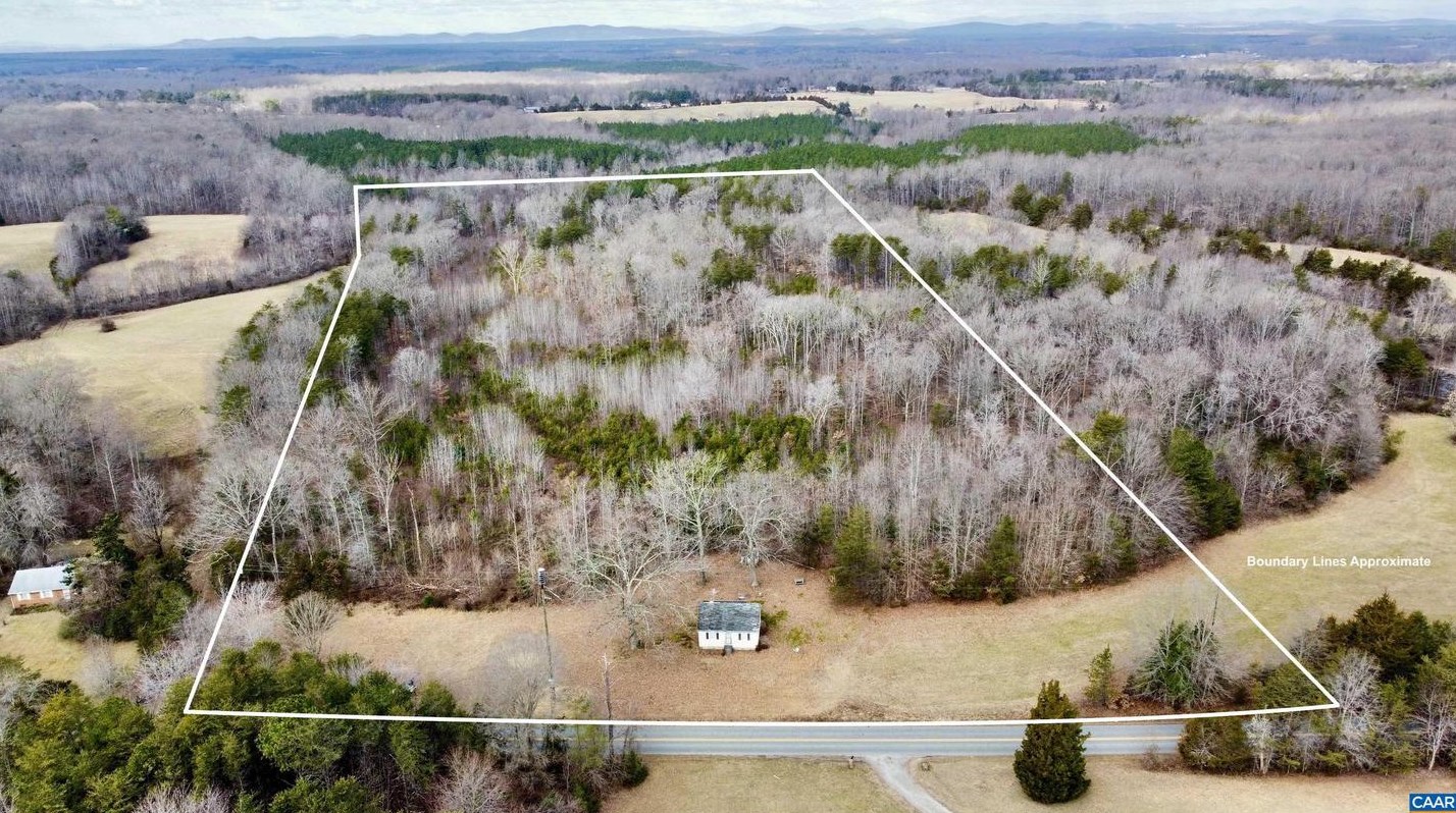 1979 Chalklevel Rd, Louisa, VA 23093-5315