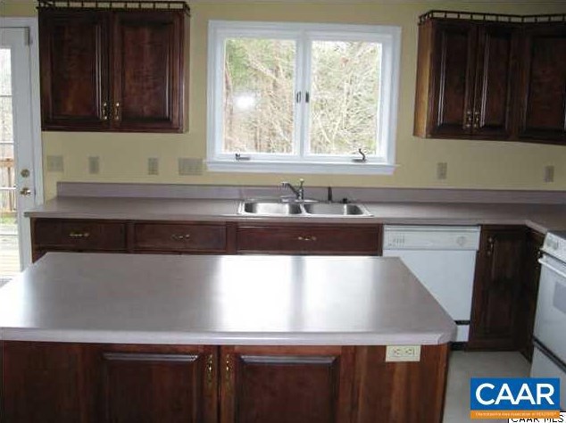 2545 Kendalwood Ln, Charlottesville, VA 22911